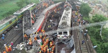 Las autoridades anunciaron un día de luto en el estado por el accidente de trenes en India