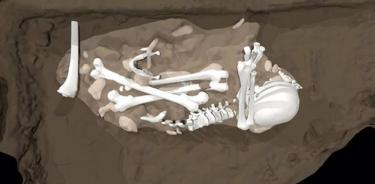 La evidencia sugiere que el borde de los hoyos se define con el cuerpo colocado en una posición agachada en el medio.