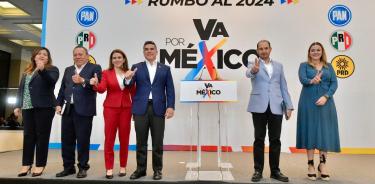 Integrantes de Va por México