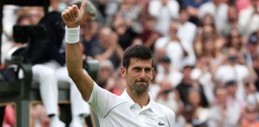 Novak Djokovic se alista para ganar un jugoso premio en Wimbledon