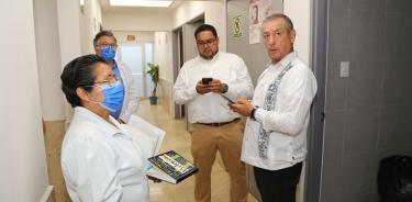 Durante una gira de trabajo por Oaxaca, el director del ISSSTE, Pedro Zenteno, indicó que se podrían intercambiar servicios médicos con el IMSS, en aquella entidad