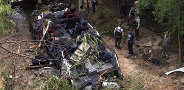 Víctimas mortales del accidente carretero en Oaxaca ascienden a 29