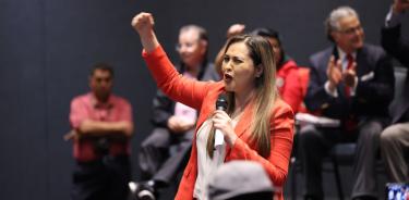 Cynthia López Castro, diputada federal del PRI, informó que buscará ser la candidata de su partido rumbo a las elecciones por el Gobierno de la Ciudad de México.