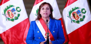 La presidenta de Perú, Dina Boluarte, fue señalada por copiar más de la mitad de un libro que publicó en 2004