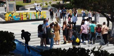 Estudiantes originarios de países de los cinco continentes comparten espacios, en verano, en el Campus Internacional de CETYS, en Ensenada.