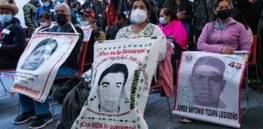 Madres, padres y familiares de los 43 normalistas desaparecidos de Ayotzinapa asistieron a la presentación del informe del GIEI