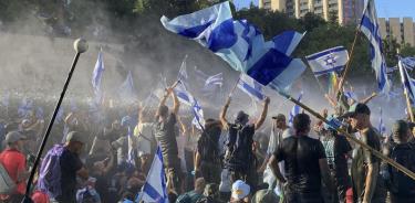 Imágenes de manifestantes israelíes siendo reprimidos con cañones de agua durante las protestas contra la aprobación de la Reforma Judicial. (24/07/23)
