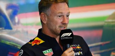 Christian Horner culpa a la prensa de la presión que sufre Sergio Pérez en Red Bull