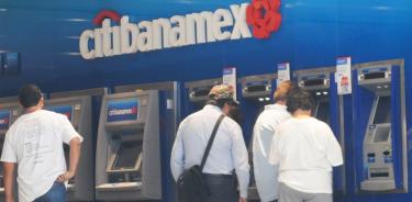 El mandatario mexicano señaló que por cuestiones de teiempo se cacela la compra de Banamex