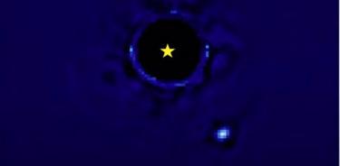 Un astrofísico de la Universidad de Northwestern ha creado el vídeo de lapso de tiempo más largo de un exoplaneta hasta la fecha, que abarca 17 años alrededor de su estrella.