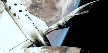 Fotografía cedida hoy por Virgin Galactic que muestra una vista de su vuelo espacial suborbital Unity 25.