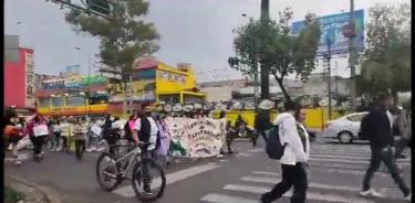 Feministas toman las calles buscando espacios para venta de productos