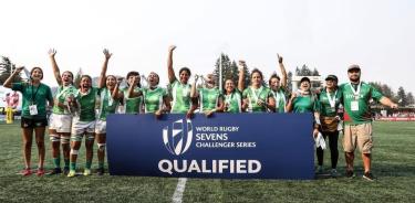 El conjunto mexicano femenil, feliz con el logro obtenido.