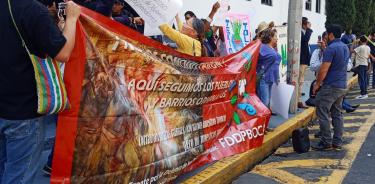 Habitantes de Xochimilco se manifiestan a las afueras de la Fiscalía CDMX para que se ponga fin a la persecución política de Paty González