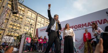 El morenista Ricardo Monreal pidió cerrar filas por la transición política de México y no retroceder hacia el 