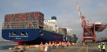 Perú recibió el lunes en el puerto del Callao al buque más grande de su historia, como parte de su estrategia para impulsar su comercio con Asia