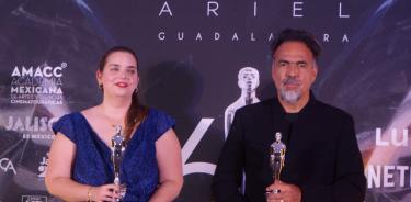 Alejandro González Iñárritu y Mónica Salazar.