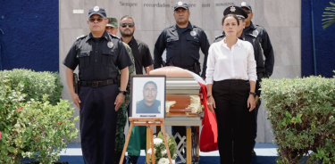 Honores en memoria del policía Christopher Enrique López Pat