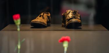 Los zapatos que llevaba puesto Allende el 11 de septiembre de 1973 cuando murió en el bombardeado palacio de La Moneda, será expuesto durante un mes para horar su memoria y el horror del golpe de Estado