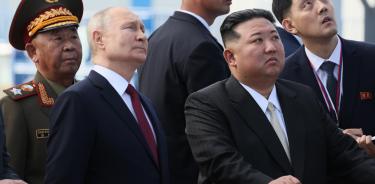 Putin y Kim observan juntos los cohetes rusos del cosmódromo Vostochni, en Siberia