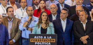 Diirgentes y legisladores de oposición en Nuevo León acusaron persecución política del gobernador de esa entidad, Samuel García.