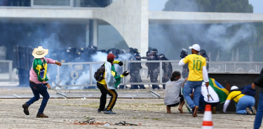 Seguidores de Bolsonaro asaltan las sedes de los tres poderes en Brasilia, durante la asonada golpista de enero