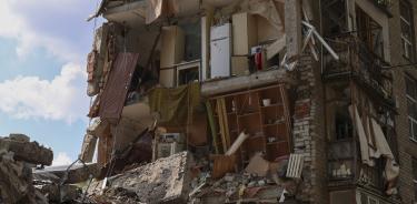 Imagen de archivo de un bloque de viviendas destruido en un bombardeo en Avdivka