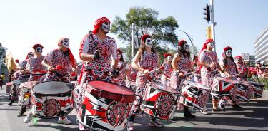 Calaveras, catrines y orquestas abrieron el paso de las almas en el Desfile del Día de Muertos