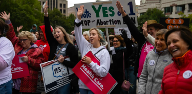 Partidarias de proteger el derecho al aborto en Ohio