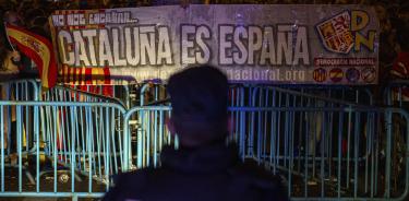 Manifestantes de organizaciones franquistas y de extrema derecha se manifiestan en Madrid contra la amnistía a los separatistas catalanes