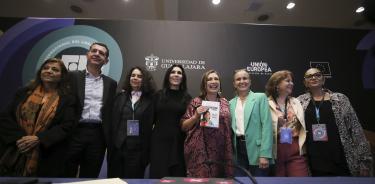 Las participantes del foro “Mujeres en el poder. El rumbo de México. Retos frente a la erradicación de la pobreza en México”, en la FIL de Guadalajara.