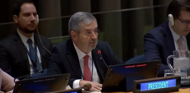 El embajador de México en la ONU, Juan Ramón de la Fuente, durante su intervención este lunes (X)