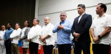 Maestros de Primaria en Jalisco recibieron computadoras para que enfrenten mejor los retos actuales.