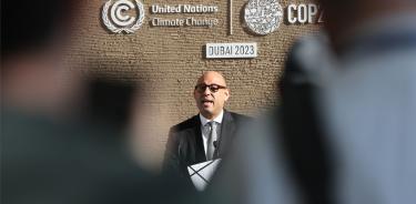 Simon Stiell, secretario ejecutivo de la Convención Marco de las Naciones Unidas sobre el Cambio Climático,durante rueda de prensa de la COP28 (Foto de Archivo)