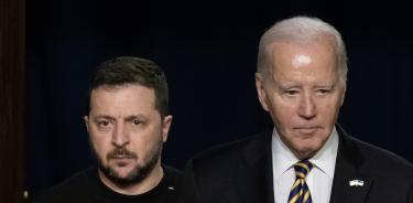 Biden y Zelenski, con cara de haber perdido la guerra, tras escuchar el “no” republicano a la liberación de fondos para ayudar a Ucrania