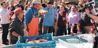 La precandidata única por Morena, a la Presidencia de la República, Claudia Sheinbaum se reune con pescadores de Topolobampo, en Sinaloa