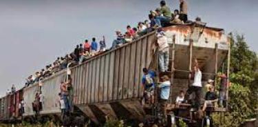 Transporte de carga en la frontera norte con migrantes