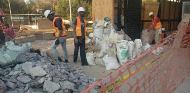 Haitianos encuentran empleo en las obras de remodelación de la Línea 1 del Metro
