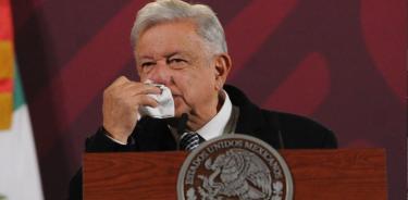 López Obrador nuevamente culpó a las administraciones anteriores de los elevados precios de la gasolina y electricidad (Foto de Archivo)