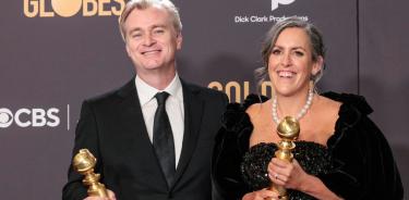 El cineasta Christopher Nolan y la productora Emma Thomas de Oppenheimer.