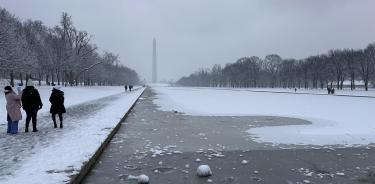 La explanada del National Mall, en el centro de Washington, totalmente congelada