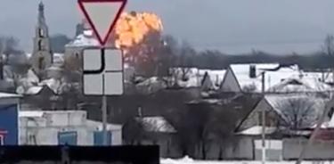 Imagen de video del momento del impacto del avión militar Il-76