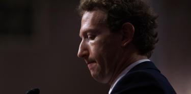 Mark Zuckerberg testificando ante la audiencia del Comité Judicial del Senado