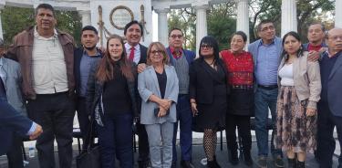 La ministra Lenia Batres (rojo) con integrantes de la Asociación de Abogados Democráticos manifestaron interés en participar en la discusión de reformas al PJF.