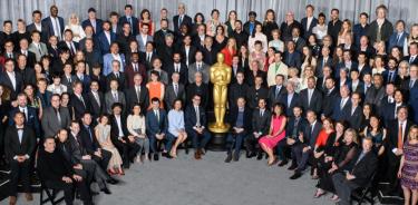 La foto oficial del almuerzo de los Oscar 2024.