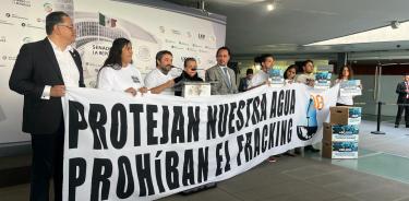 Senadores de Morena, reciben90 mil firmas de la sociedad civil, para que se erradique la práctica del fracking en la extracción de gas y petróleo