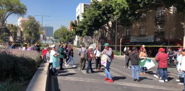 Trabajadores del IPN bloquean avenida Chapultepec; exigen pago de cuotas
