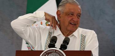 El Presidente de México, Andrés Manuel López Obrador, habla durante una rueda de prensa este jueves en Cancún (México).