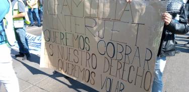 Judiciales repliegan a extrabajadores de Interjet que se manifestaron en el AICM