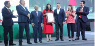 Las diputadas del PRI Marcela Guerra, Fuensanta Guerrero, fueron galardonadas por su destacada participación a favor de México
